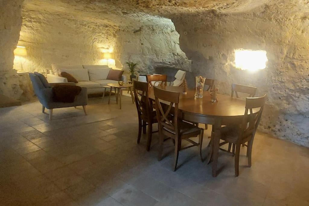 Troglo Entre Caves Et Chateaux モンルイ・シュル・ロワール エクステリア 写真